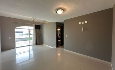 CASA EN VENTA COMO TERRENO IDEAL PARA REMODELAR O EDIFICIO, ESPALDAS DE GALERIAS