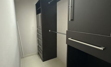 CASA EN VENTA COMO TERRENO IDEAL PARA REMODELAR O EDIFICIO, ESPALDAS DE GALERIAS