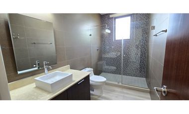 Se Vende Casa en River Valley con LOTE EXTRA y privilegiada Ubicación