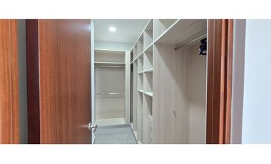 Se Vende Casa en River Valley con LOTE EXTRA y privilegiada Ubicación