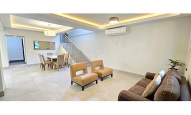 Se Vende Casa en River Valley con LOTE EXTRA y privilegiada Ubicación