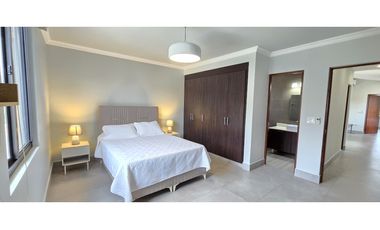 Se Vende Casa en River Valley con LOTE EXTRA y privilegiada Ubicación