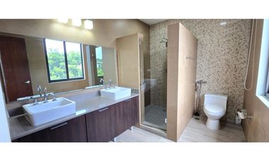 Se Vende Casa en River Valley con LOTE EXTRA y privilegiada Ubicación