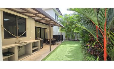 Se Vende Casa en River Valley con LOTE EXTRA y privilegiada Ubicación