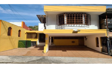 VILLA DE LAS FUENTES / 4 HABITACIONES / 521M / 2 NIVELES / TERRAZA