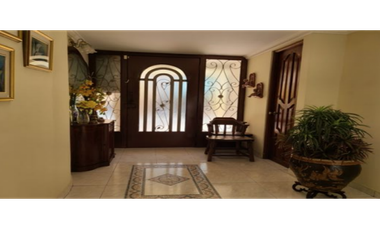 VILLA DE LAS FUENTES / 4 HABITACIONES / 521M / 2 NIVELES / TERRAZA