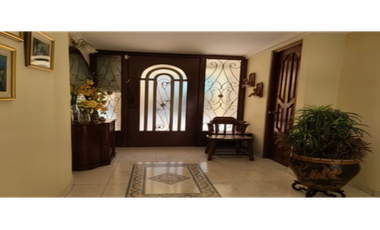 VILLA DE LAS FUENTES / 4 HABITACIONES / 521M / 2 NIVELES / TERRAZA