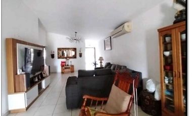 VENDO CASA EN LA CHORRERA ALTOS DEL CAMPO 3R