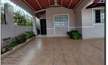 VENDO CASA EN LA CHORRERA ALTOS DEL CAMPO 3R