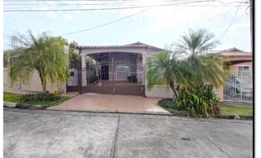 VENDO CASA EN LA CHORRERA ALTOS DEL CAMPO 3R