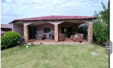 VENDO CASA EN LA CHORRERA ALTOS DEL CAMPO 3R