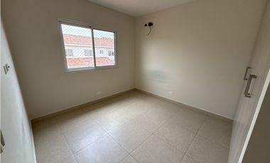 CASA EN VENTA -RESERVAS DE VERSALLES - REMATE BANCARIO