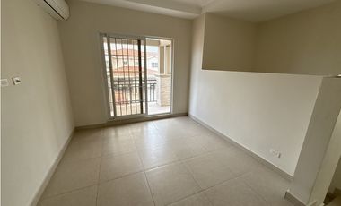 CASA EN VENTA -RESERVAS DE VERSALLES - REMATE BANCARIO