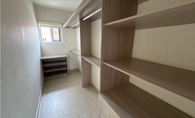CASA EN VENTA -RESERVAS DE VERSALLES - REMATE BANCARIO