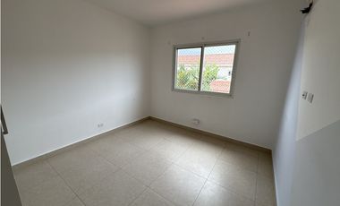 CASA EN VENTA -RESERVAS DE VERSALLES - REMATE BANCARIO