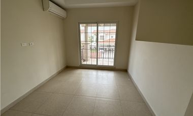 CASA EN VENTA -RESERVAS DE VERSALLES - REMATE BANCARIO