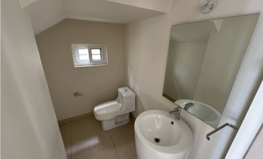 CASA EN VENTA -RESERVAS DE VERSALLES - REMATE BANCARIO