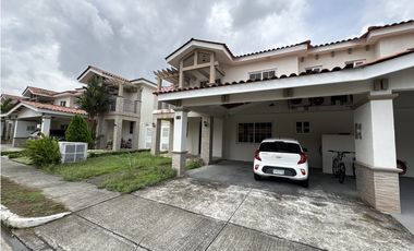 CASA EN VENTA -RESERVAS DE VERSALLES - REMATE BANCARIO