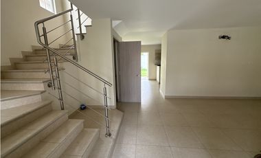 CASA EN VENTA -RESERVAS DE VERSALLES - REMATE BANCARIO