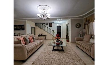 ALQUILER AMPLIA CASA SAN ANTONIO RESIDENCIAL QUINTAS DE VILLA FLOR VV