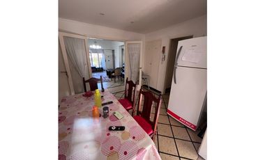 Chalet 5 ambientes. Barrio Güemes