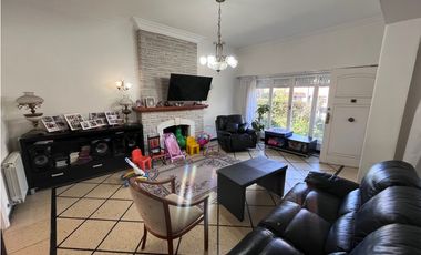 Chalet 5 ambientes. Barrio Güemes