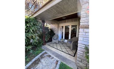 Chalet 5 ambientes. Barrio Güemes