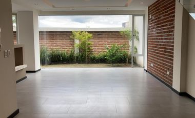 Nayón- Urb. Altavista de Nayón. Renta casa 3 dorm.