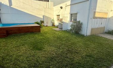 Casa en alquiler en Ramos Mejia Sur