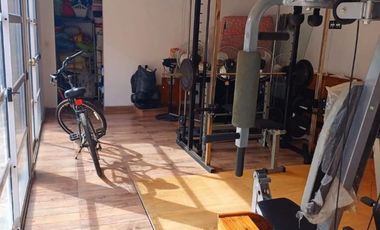 CASA 5 AMBIENTES EN VENTA PILAR /PATIO Y COCHERA