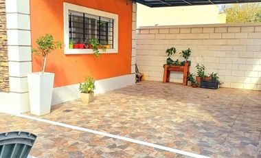 CASA 5 AMBIENTES EN VENTA PILAR /PATIO Y COCHERA