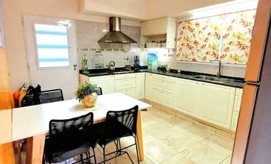 CASA 5 AMBIENTES EN VENTA PILAR /PATIO Y COCHERA