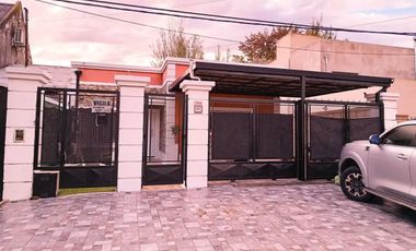 CASA 5 AMBIENTES EN VENTA PILAR /PATIO Y COCHERA