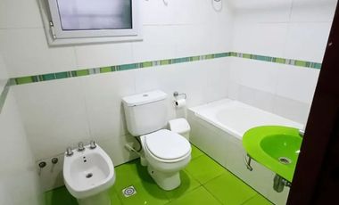 CASA 5 AMBIENTES EN VENTA PILAR /PATIO Y COCHERA