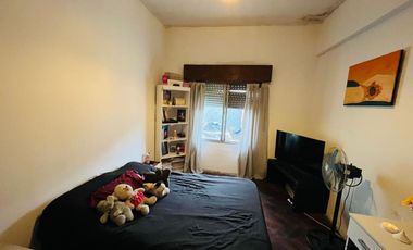 CASA 4 AMBIENTES VENTA ESCALADA BUENA UBICACION
