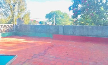 CASA 4 AMBIENTES VENTA ESCALADA BUENA UBICACION