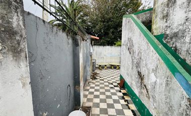 CASA 4 AMBIENTES VENTA ESCALADA BUENA UBICACION