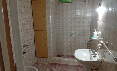 VENTA CASA 3AMB/2LOCALES FRENTE EN CLAYPOLE