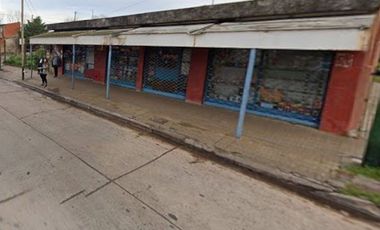 VENTA CASA 3AMB/2LOCALES FRENTE EN CLAYPOLE