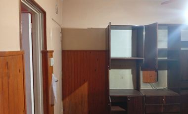 VENTA CASA 3AMB/2LOCALES FRENTE EN CLAYPOLE
