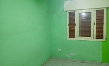 VENTA CASA 3AMB/2LOCALES FRENTE EN CLAYPOLE