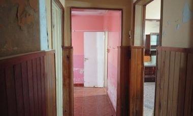 VENTA CASA 3AMB/2LOCALES FRENTE EN CLAYPOLE