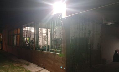 VENTA CASA 3AMB/2LOCALES FRENTE EN CLAYPOLE