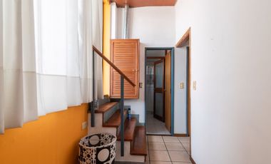 Casa de 6 Ambientes con local