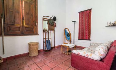 Casa de 6 Ambientes con local