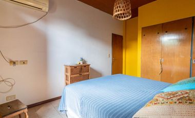 Casa de 6 Ambientes con local