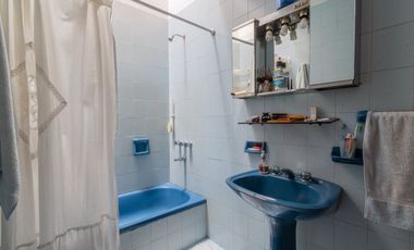 Casa de 6 Ambientes con local