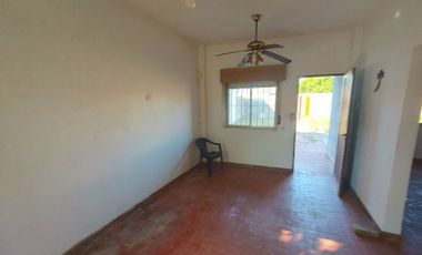 MORON LOTE 300 METROS CASA 3 AMBIENTES OPORTUNIDAD