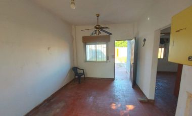 MORON LOTE 300 METROS CASA 3 AMBIENTES OPORTUNIDAD