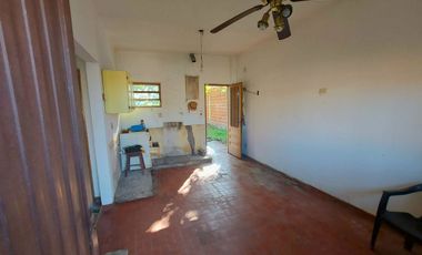 MORON LOTE 300 METROS CASA 3 AMBIENTES OPORTUNIDAD